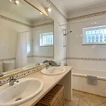 Villa Pinheiro Manso - Private Pool - 10 Guests -