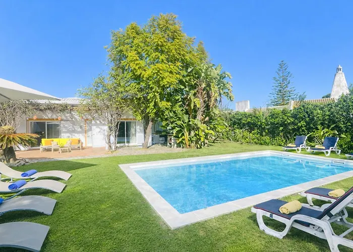 Pinheiro Manso - Private Pool - 10 Guests - *
