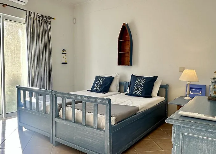 Villa Pinheiro Manso - Private Pool - 10 Guests - *