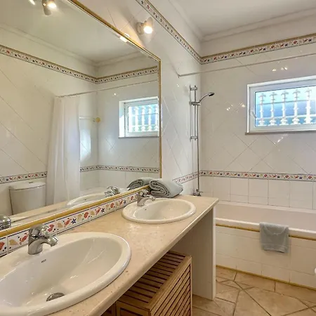 ヴィラ Pinheiro Manso - Private Pool - 10 Guests -