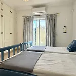 Pinheiro Manso - Private Pool - 10 Guests -